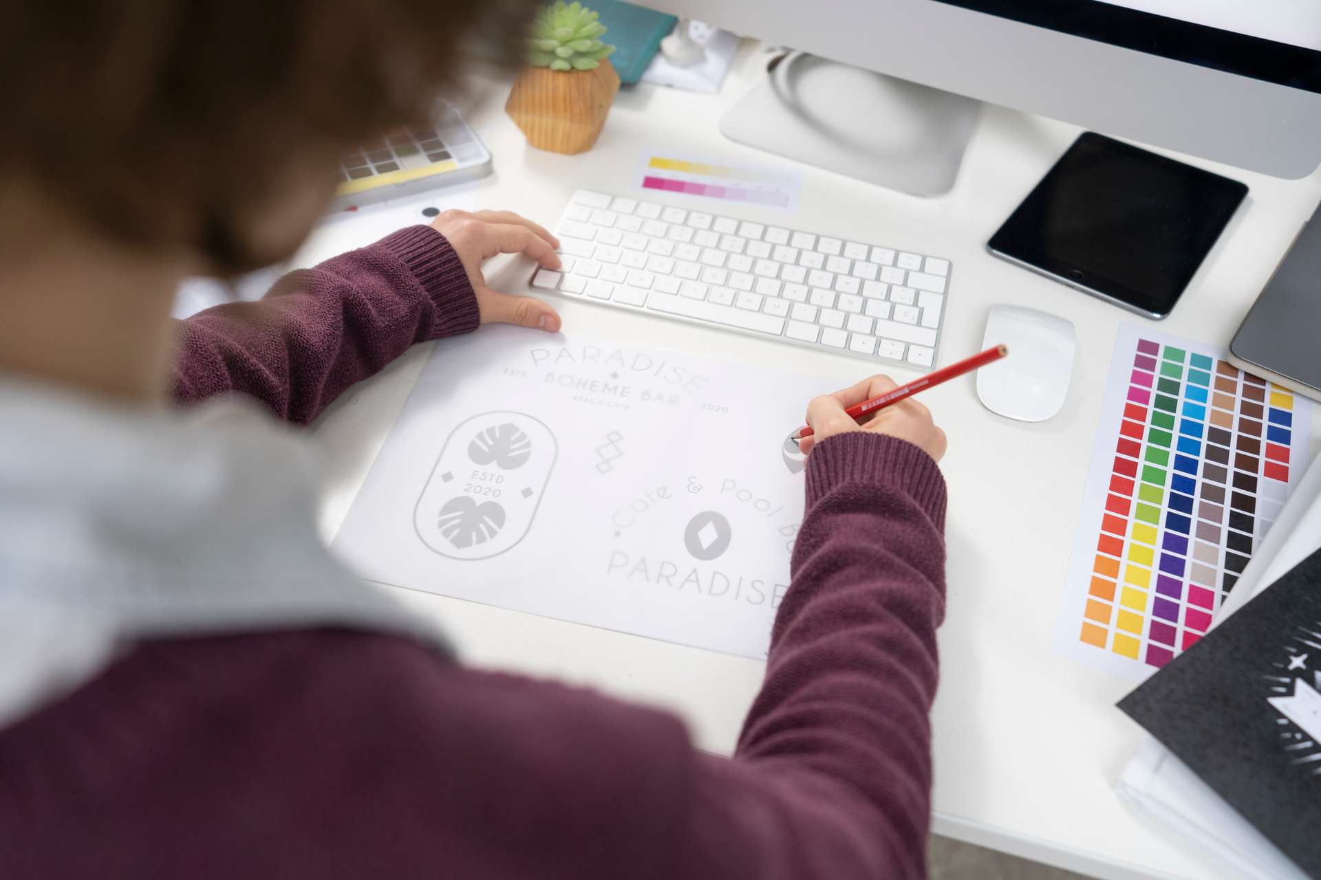 The Ultimate Guide to Logo Design Tools: From DIY Makers to Pro Software